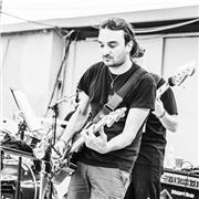 Impartisco lezioni di chitarra moderna per tutti i livelli